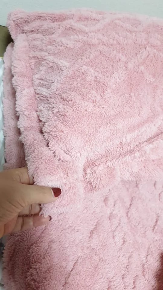 Customer photo review of Couvre-lit Élastique Doux et Protecteur (+Paires de taies d'oreiller offertes)