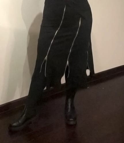 Customer photo review of Black Irregular Zipper Slit Skirt