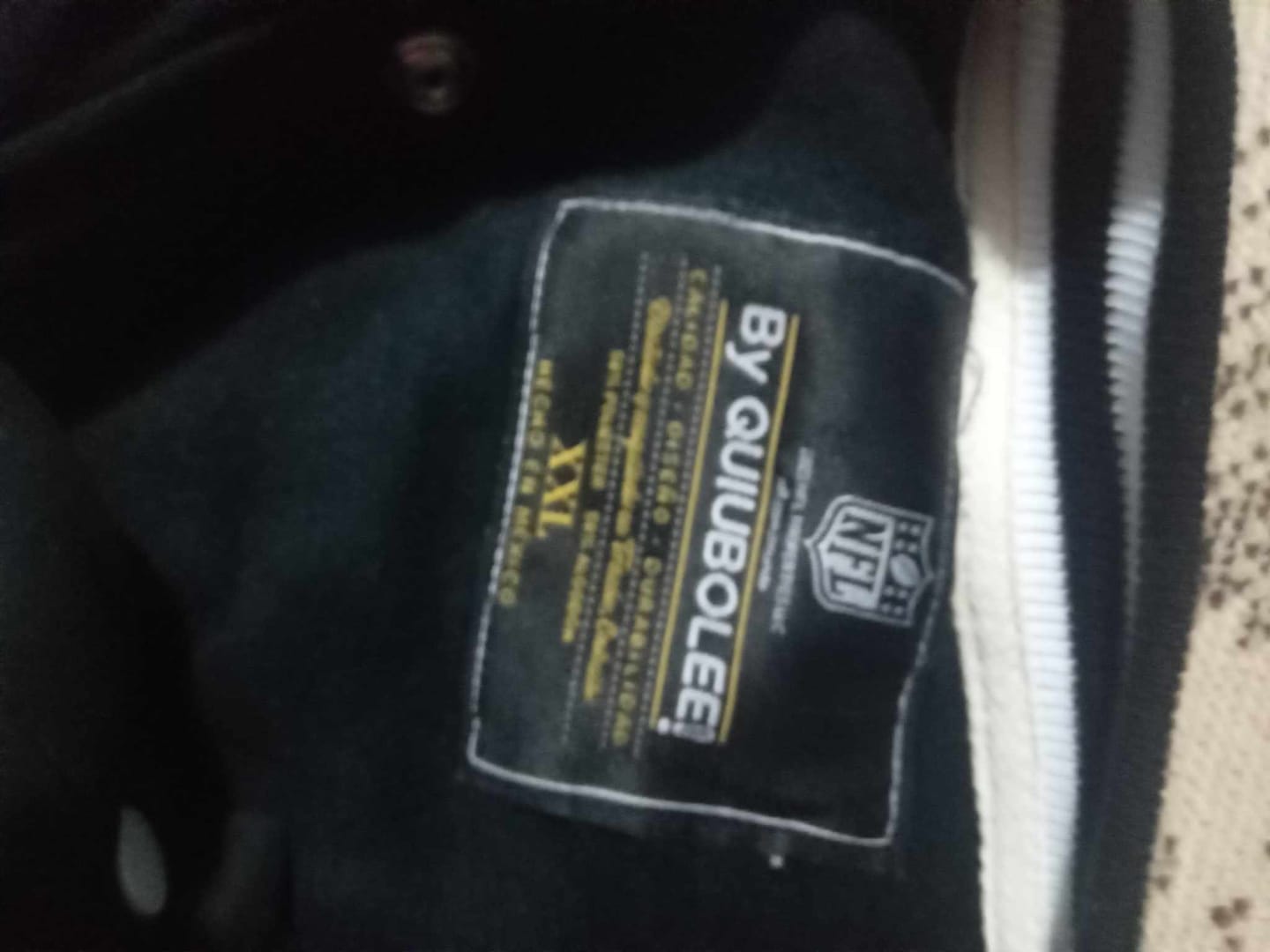 Customer photo review of Chamarra Universitaria NFL Eagles