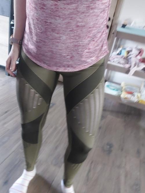 Customer photo review of Chloe™ - Anti-Cellulite Leggings
