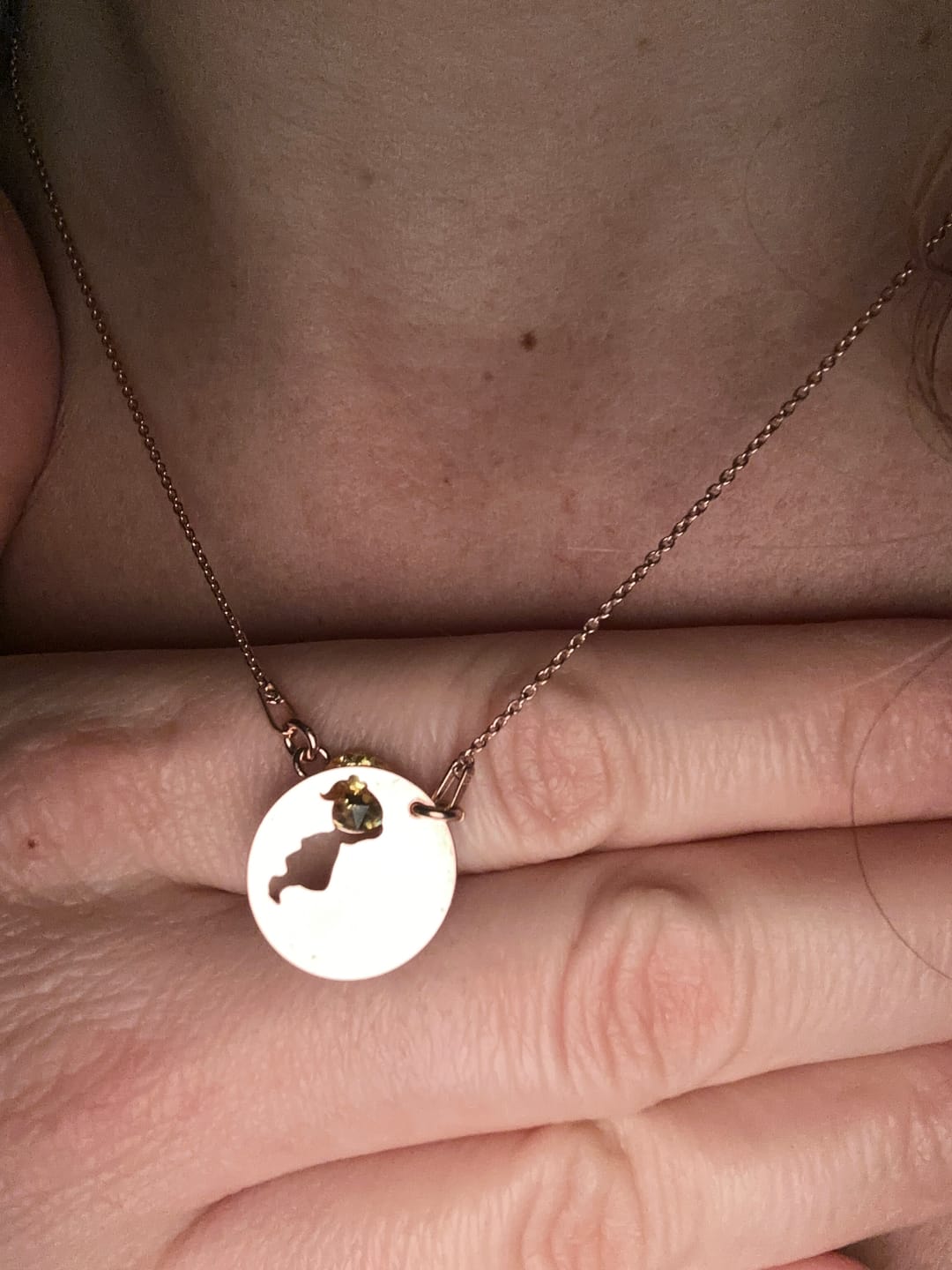 Customer photo review of Halskette mit Geburtsstein und Gravur "Mama"