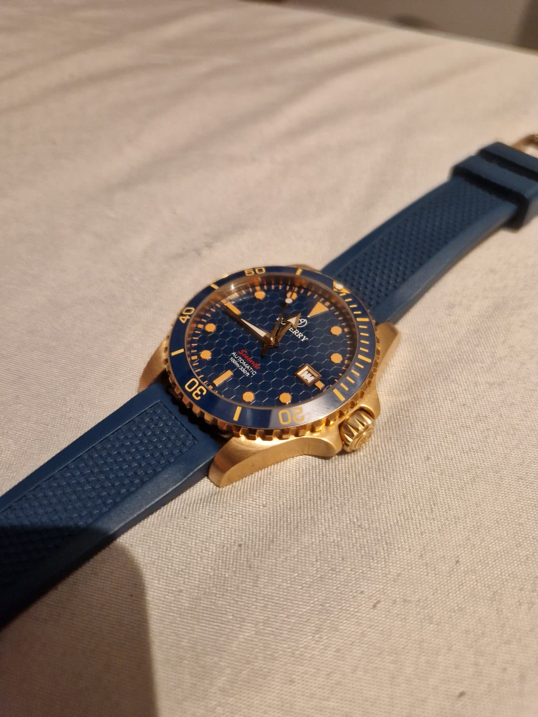 Customer photo review of SEATURTLE.OCEAN(BRONZE) - Automatic Bronze Diver Watch | Sea Blue/FKM Rubber