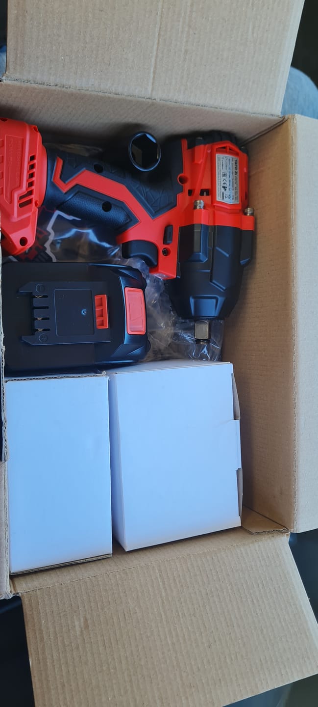 Customer photo review of Llave de Impacto Inalámbrica 1/2 - 850NM Motor Brushless YATO