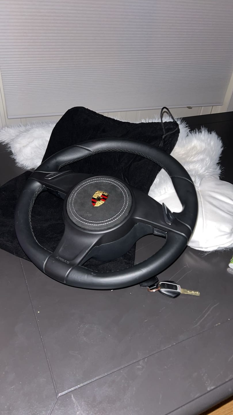 Customer photo review of Porsche Custom Airbag