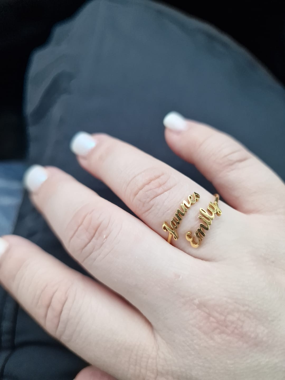 Customer photo review of Ring mit zwei personalisierten Namen