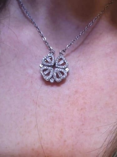 Customer photo review of Deluxor™ - Lucky Heart Necklace