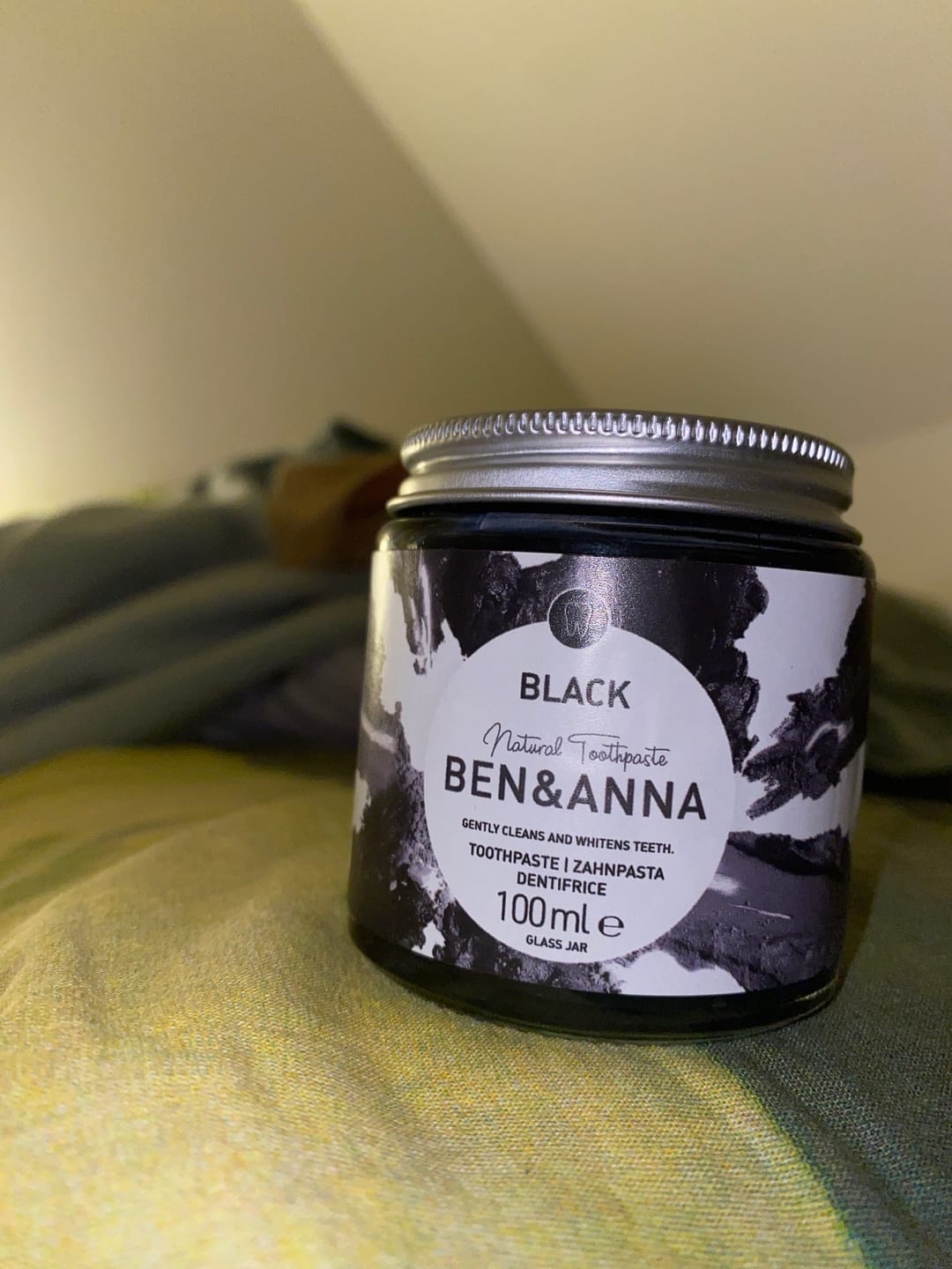 Customer photo review of ZAHNPASTA – BLACK