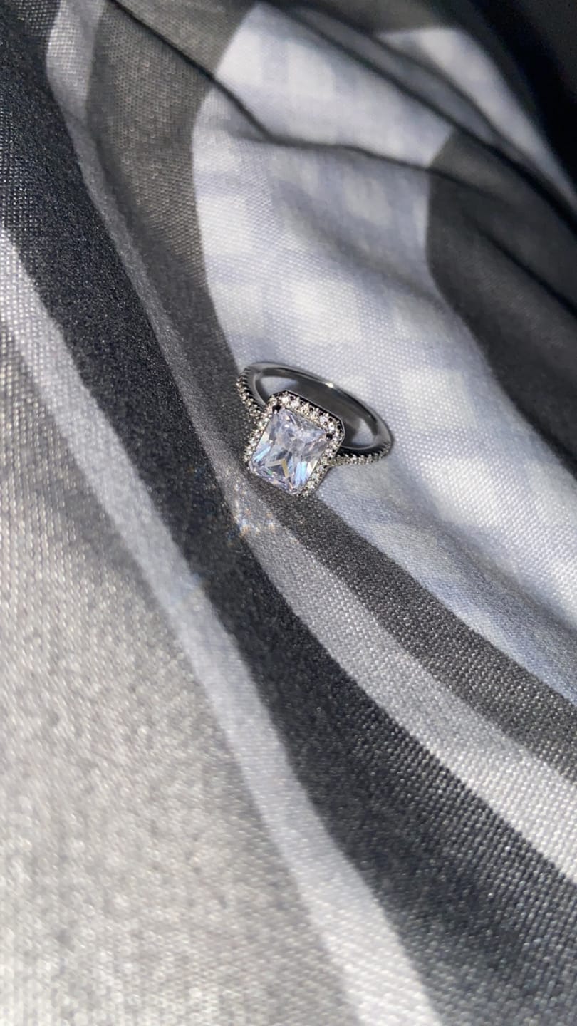 Customer photo review of Big Shine Ring | 18K vergoldet