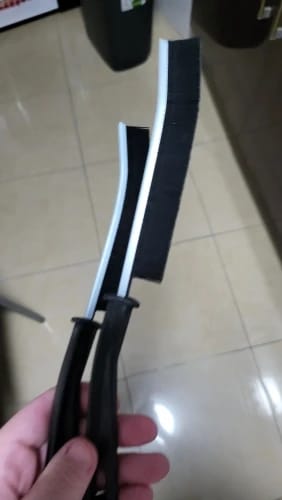 Customer photo review of Gap Cleaning Brush