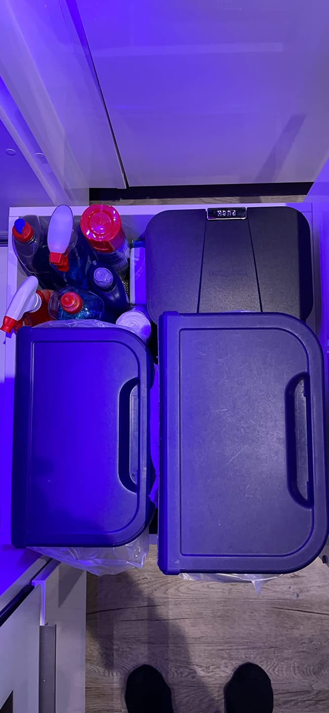 Customer photo review of YourCasa® Edelstahl Komposteimer - 4,3L - für alltäglichen Biomüll in der Küche - Spülmschinenfester Inneneinsatz - geruchsdicht & abwaschbar - Bio Mülleimer mit Deckel Biomülleimer Küche