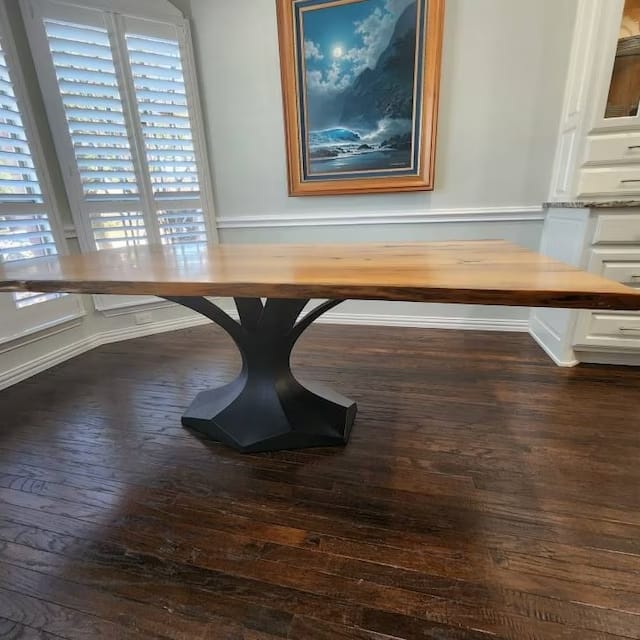 Customer photo review of Metal Table Base - 304 Dentro - 28H inch