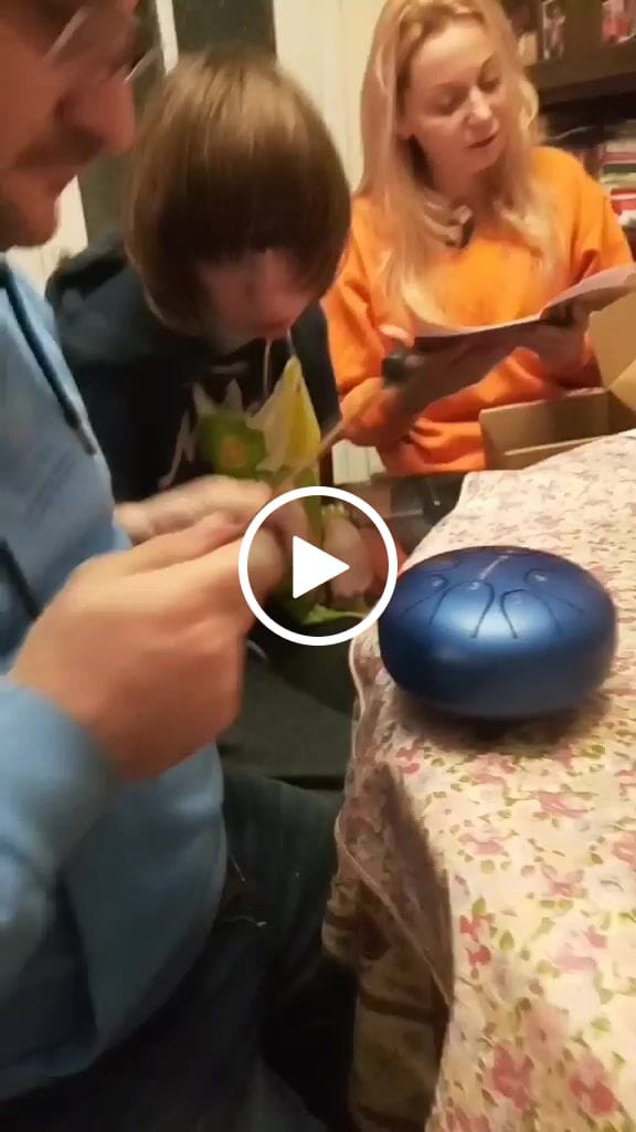 Customer video review of Sonodrum Zungentrommel - "Standard" - Handgefertigt - (14cm / 20cm) - 8 Zungen - C-Dur