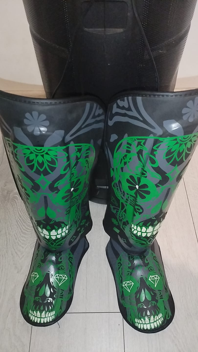 Customer photo review of Tibiere Kickbox Knockout Skull