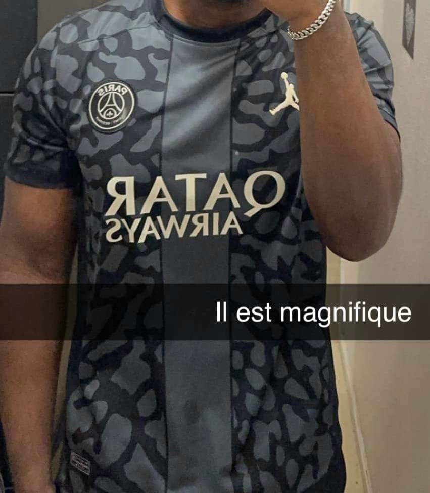 Customer photo review of Maillot Third PSG 23/24