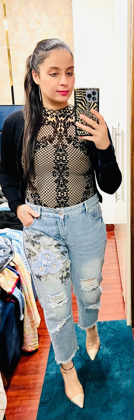 Customer photo review of Brisket Embellished Set of Top and Denims