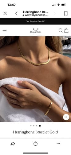 Customer photo review of Bold Herringbone Necklace Gold