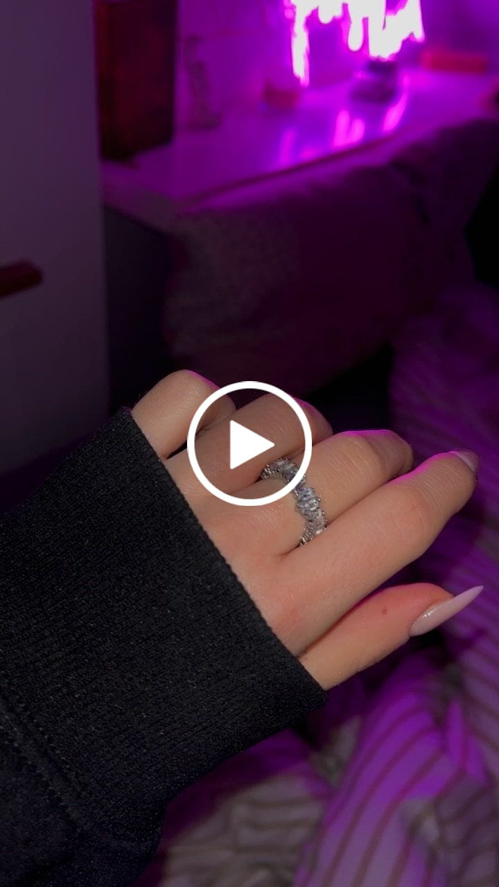 Customer video review of Cristallo Ring | 18K vergoldet