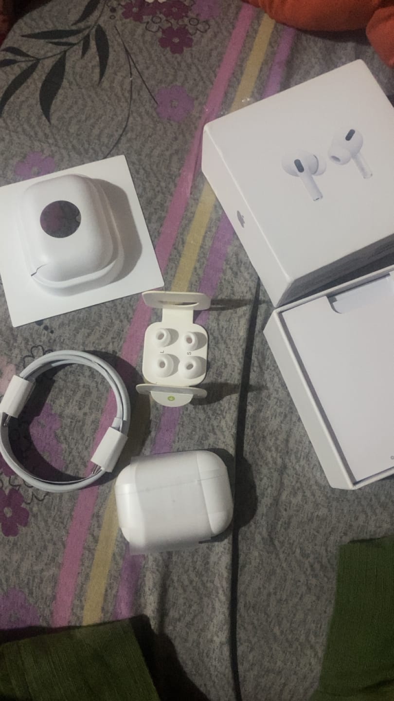 Customer photo review of AirPods Pro ANC