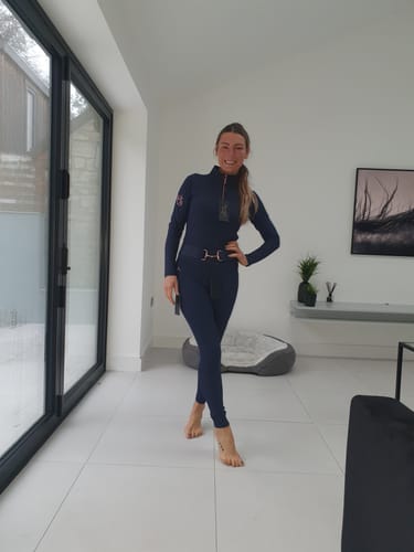 Customer photo review of KYLIE - 𝐑𝐈𝐃𝐈𝐍𝐆 𝐋𝐄𝐆𝐆𝐈𝐍𝐆𝐒 | NAVY ''ROSE GOLD'' FULL SEAT SILICONE