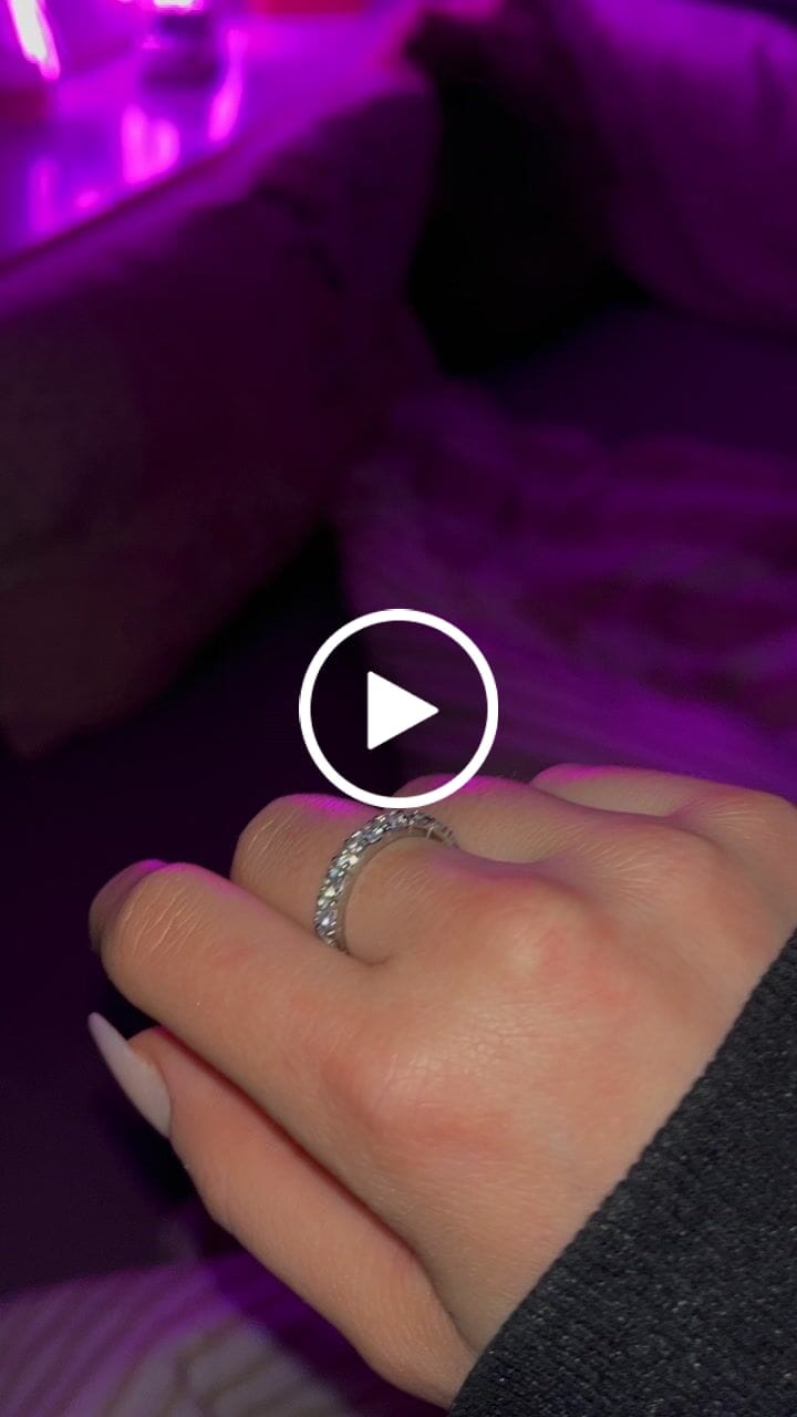 Customer video review of Estella Ring | 18K vergoldet