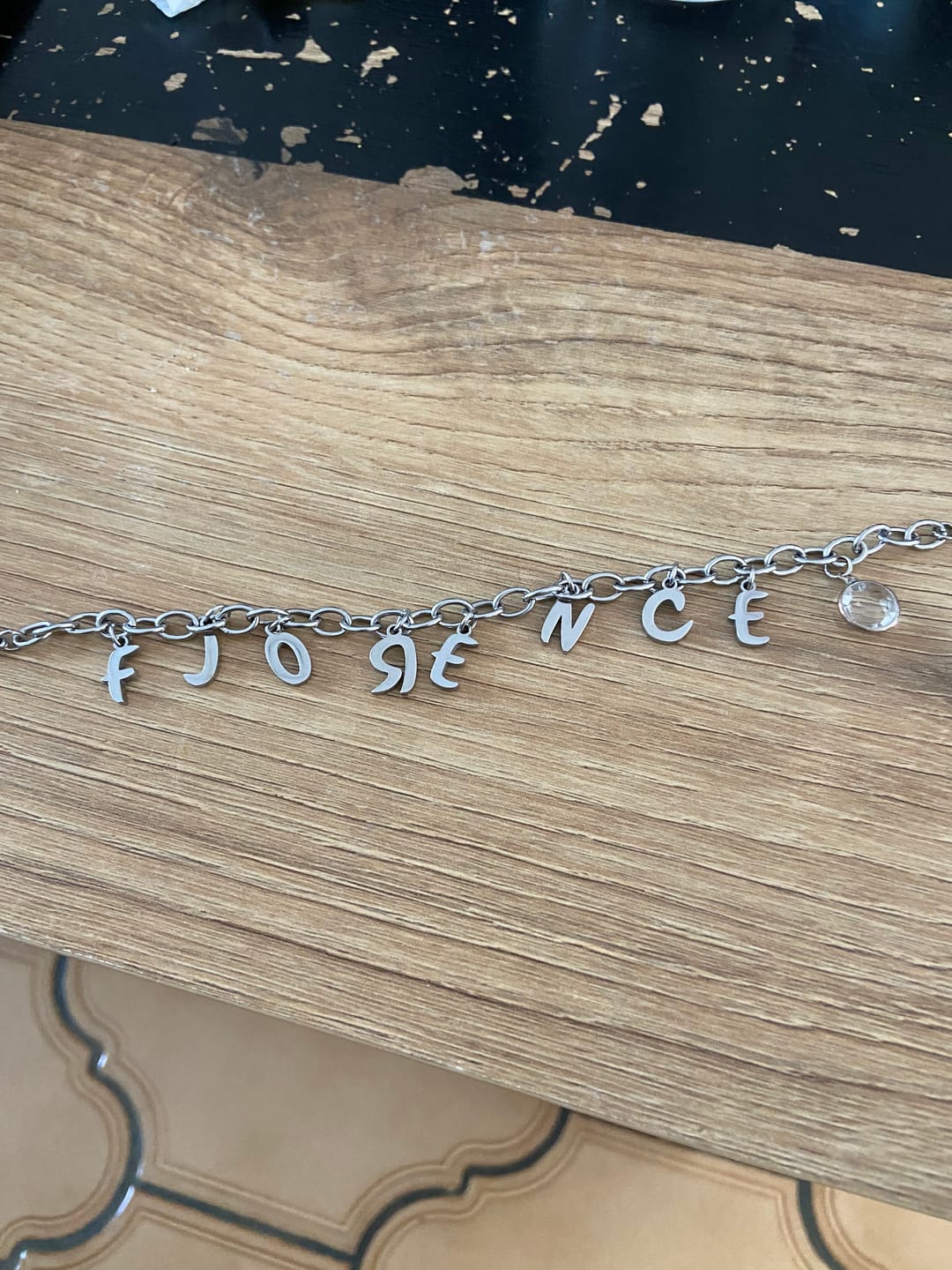 Customer photo review of Bracelet Lettres Pendentifs