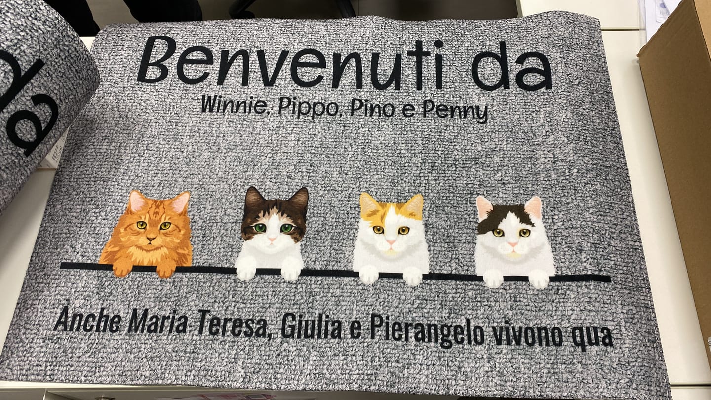 Customer photo review of Tutti i miei amici pelosi - Zerbino personalizzato
