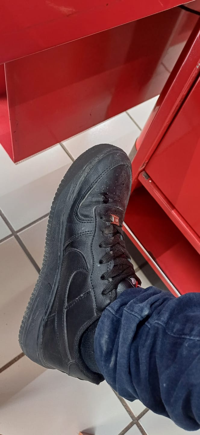 Customer photo review of Tenis 275 Blanco Negro