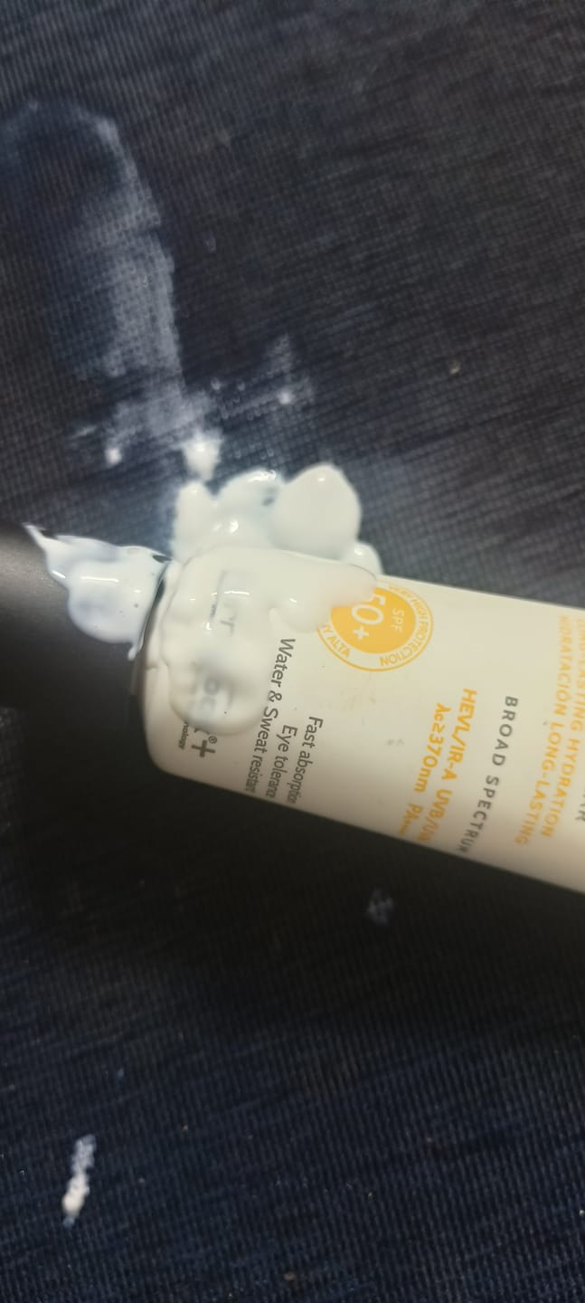 Customer photo review of Heliocare 360 Water Gel