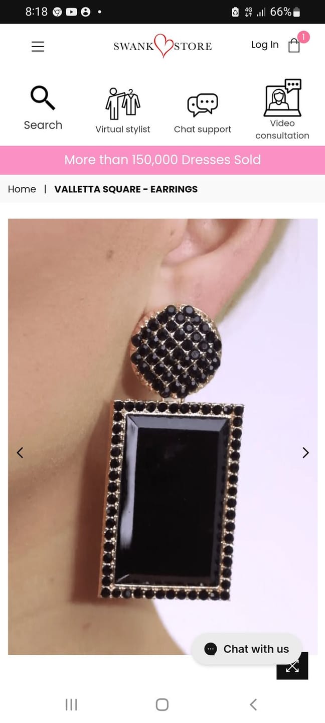 Customer photo review of VALLETTA SQUARE - EARRINGS