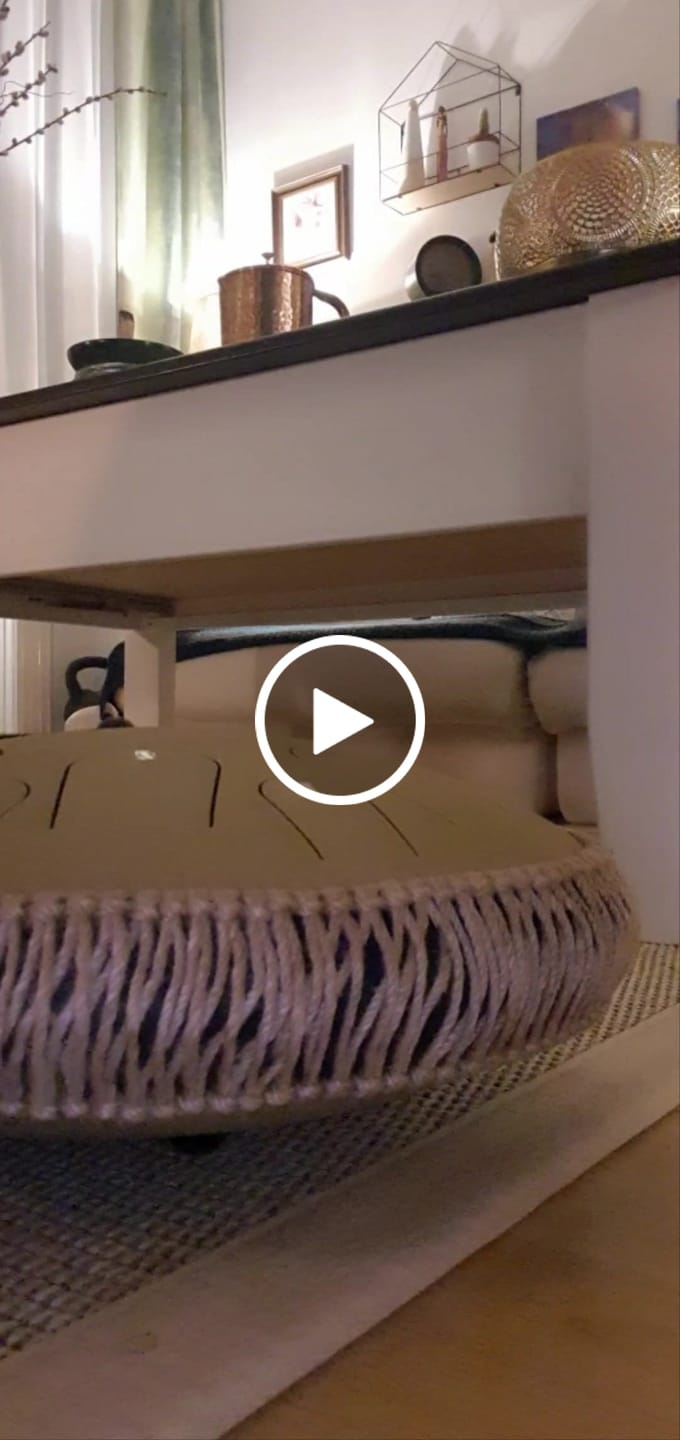 Customer video review of Sonodrum Zungentrommel - "Premium" - Handgefertigt - 35,5cm - 15 Zungen - C-Dur