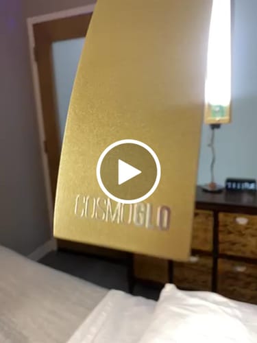Customer video review of CosmoGlo Original Light Bundle + Phone Clip