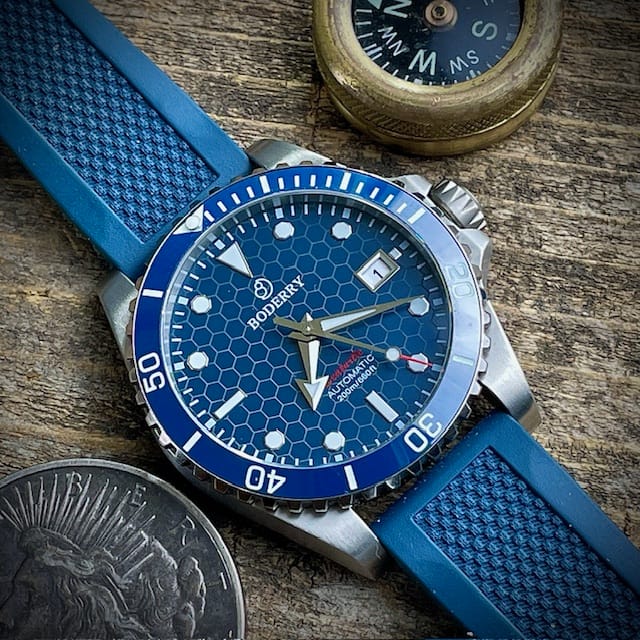 Customer photo review of SEATURTLE.OCEAN(TITANIUM) - Automatic Titanium Diver Watch | Sea Blue
