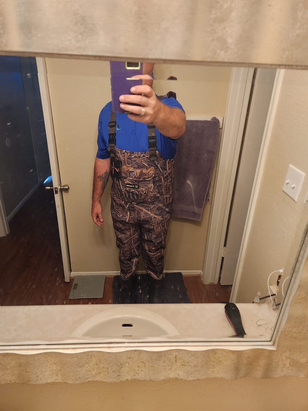 Customer photo review of Seeker Insulated Duck Waterfowl Hunting 800 Gram 3M Thinsulate Neoprene Chest Waders
