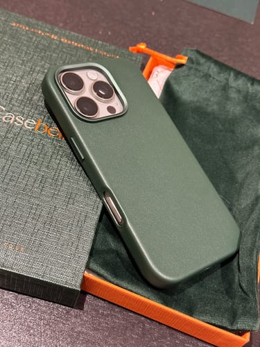 Customer photo review of Timeless Luxe Phone Case - Racing Green - iPhone 16 Pro