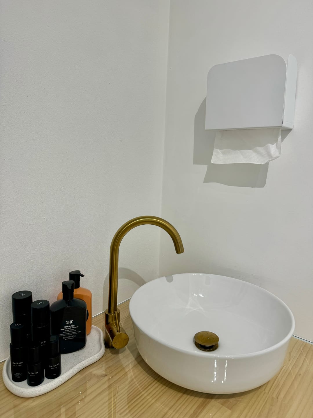 Customer photo review of FOLD Paper Towel Dispenser 150 (2.0)