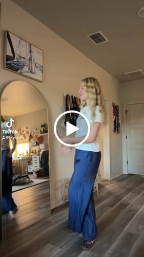 Customer video review of 'Air Dry' premium baby tee