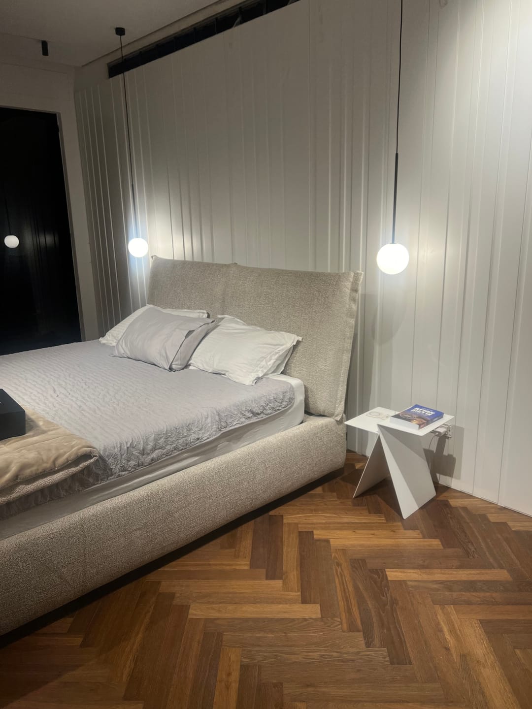 Customer photo review of שידת צד FOLD