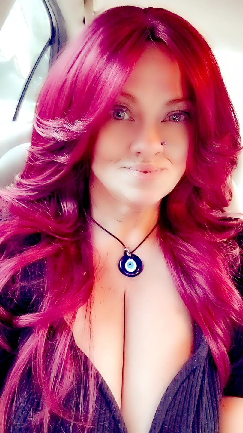 Customer photo review of Shake N Go Equal Curtain Bang HD Lace Wig - MAVEN