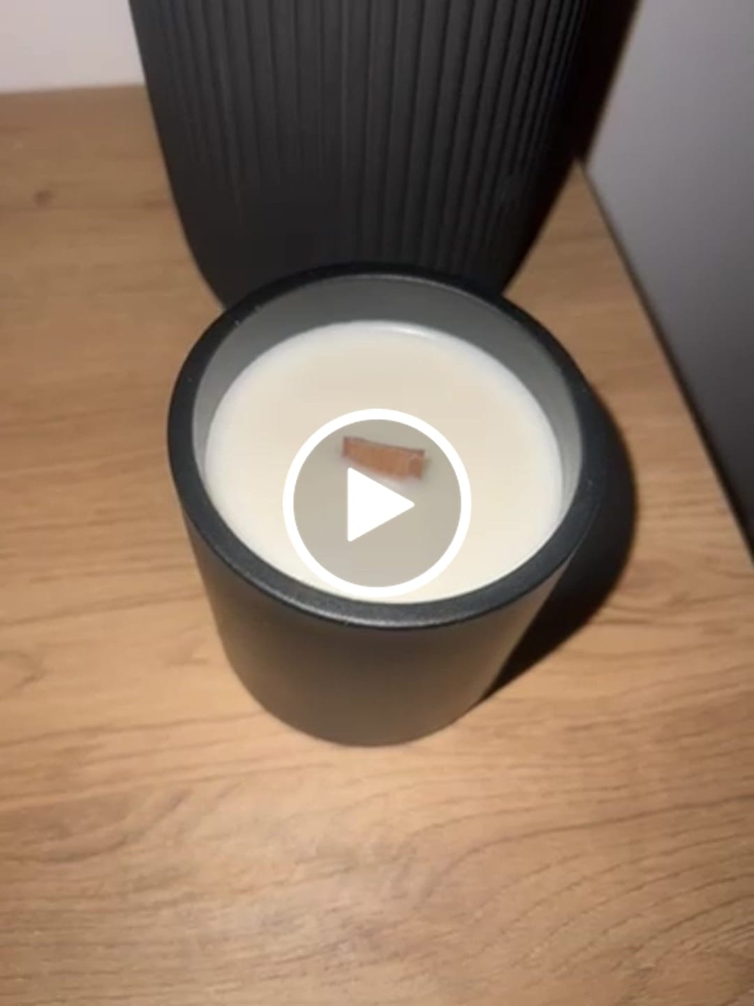 Customer video review of Fragancia BOIS AGAR NOIR