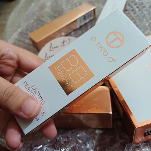 Customer photo review of O.TWO.O BEAUTY SKIN NUDE EFFECT BB CREAM