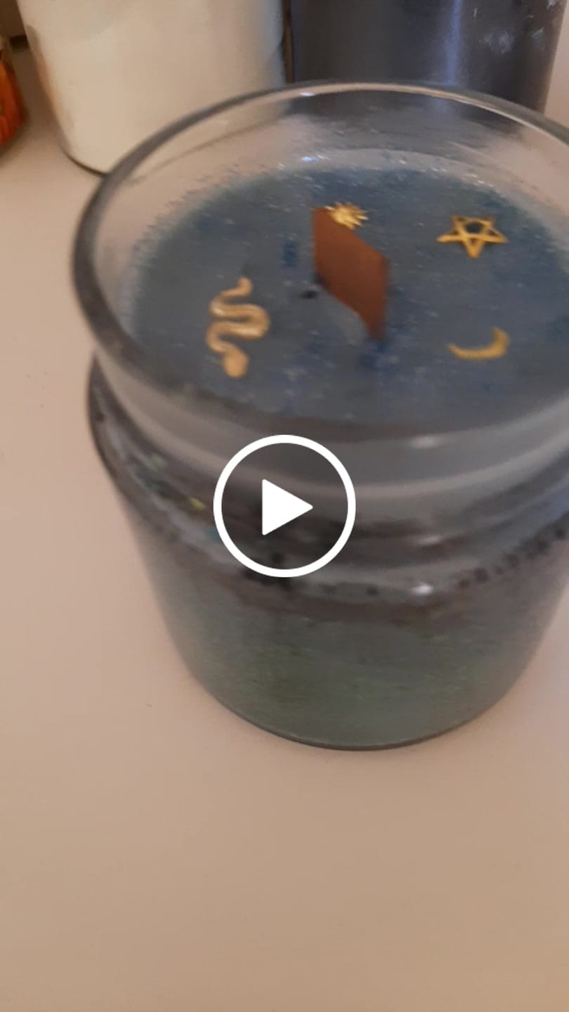 Customer video review of Fragancia BIBLIOTECA ANTIGUA