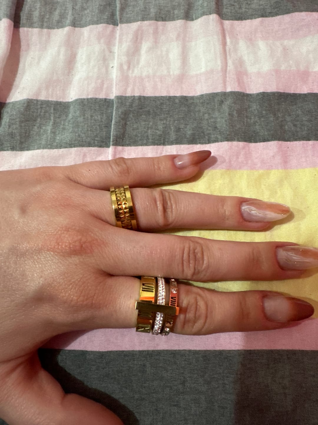 Customer photo review of Anel Triplo Momentos Banhado em Ouro 18k