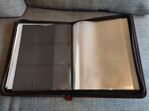 Customer photo review of D&D Premium Zippered Book & Character Folio