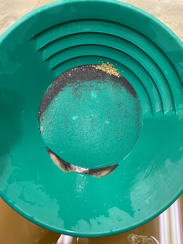 Customer photo review of 10 Lb. NUGGET RESERVE ELITE™ Gold Paydirt Unsearched