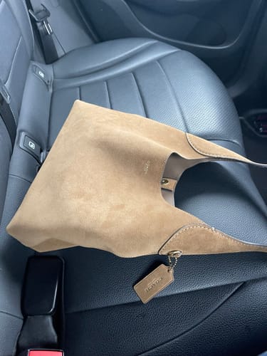 Customer photo review of Brooklyn Shoulder Bag 28 (suede/Brass/Cedar)