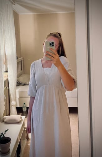 Customer photo review of Amelia Musselin Kleid - Beige