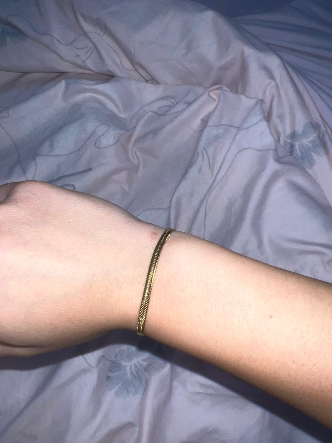 Customer photo review of Sarya Snake Chain Gold Bracelet