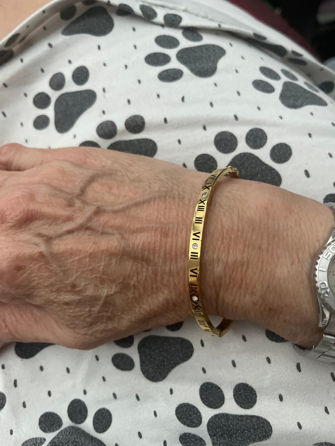 Customer photo review of Roman 18K Gold Bangle