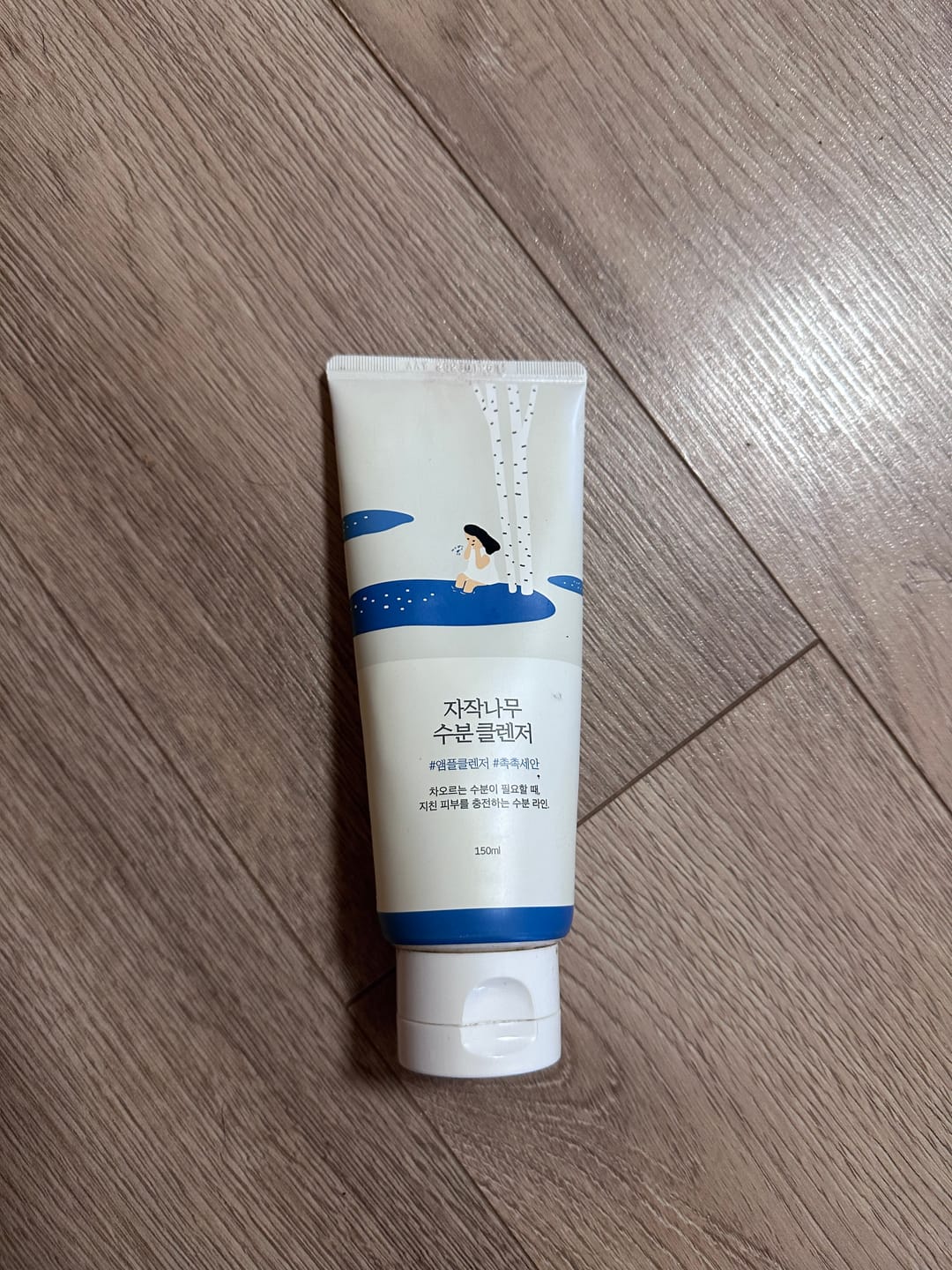 Customer photo review of Mitrinošs un ādu attīrošs gels ROUND LAB Birch Juice Moisturizing Cleanser