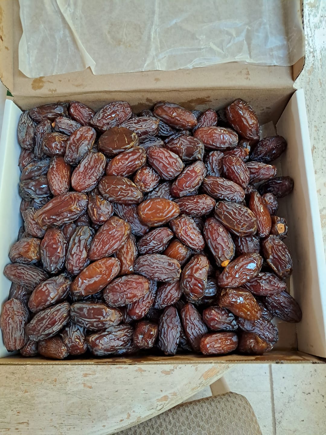 Customer photo review of Organic Jumbo Medjool Dates Box